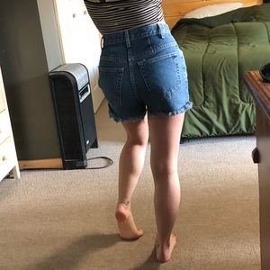 DONATING❌ NEW YORK JEANS // vintage cut off shorts